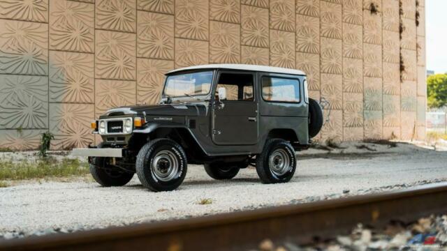 1977 Toyota Land Cruiser FJ40 - photo 2