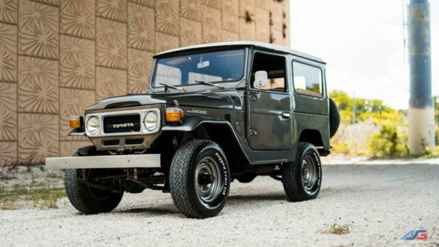 1977 Toyota Land Cruiser FJ40 - photo 4