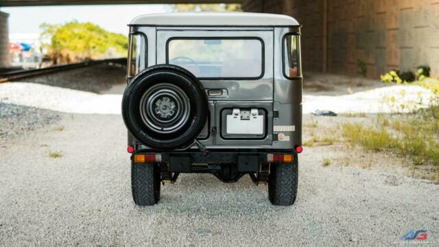 1977 Toyota Land Cruiser FJ40 - photo 9