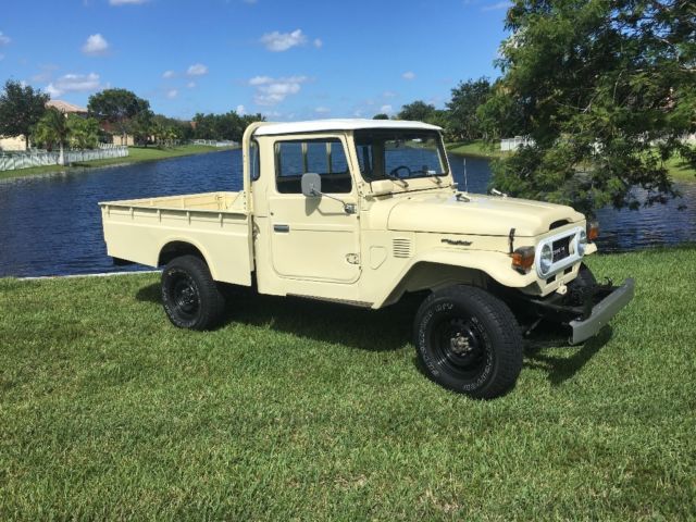 1977 Toyota Land Cruiser fj45 long bed LHD Fj40 1977 Toyota Land Cruiser