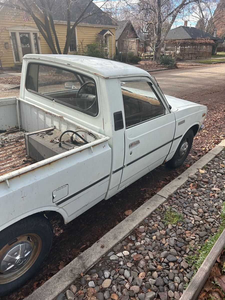 1977 Toyota Pickup standard - photo 8
