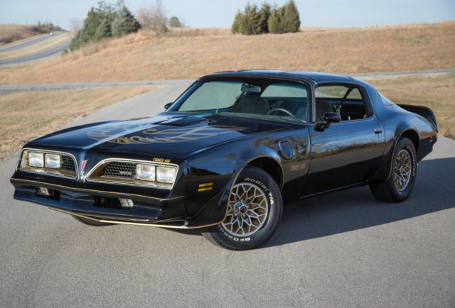 1977 TRANS AM - Special Edition 4-Speed 19k Miles Restored W72 Y82 Bandit T-Tops 1977 Pontiac Trans Am Special Edition