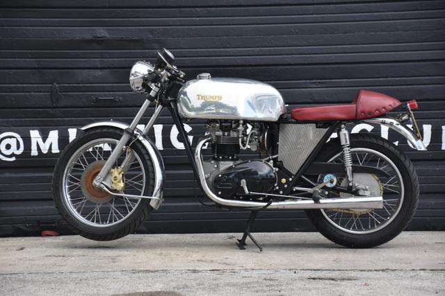 1977 Triumph Boneville T140 - photo 2