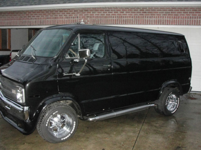 1977 VINTAGE DODGE CUSTOM RESTORED B 200 TRADESMAN VAN HIPPIE SURFER VAN 1977 Dodge Other