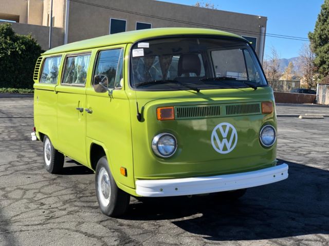 1977 Volkswagen Bus Bay window Passenger Sunroof California bus! 1977 Volkswagen Bus/Vanagon