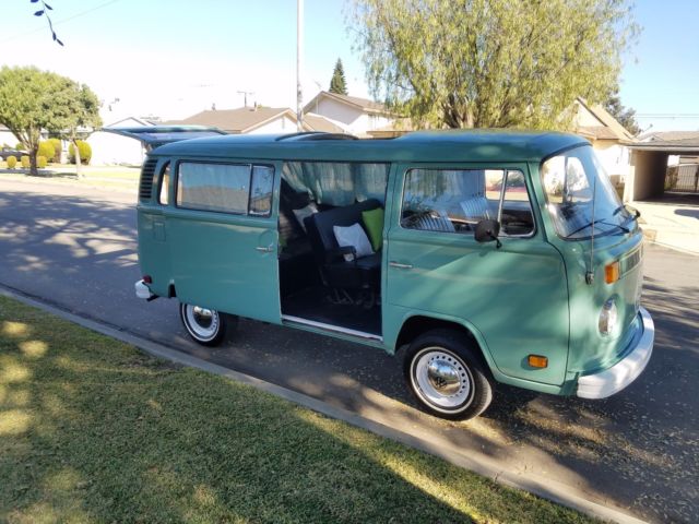 1973 Volkswagen Bus/Vanagon
