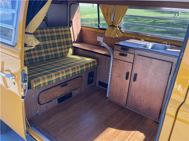 1977 Volkswagen Camper - photo 12