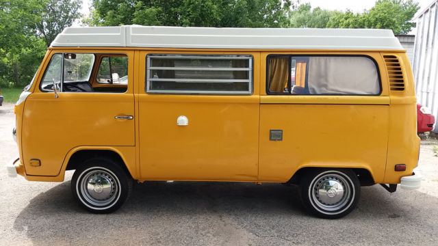 1977 Volkswagen Westfalia camper bus 1977 Volkswagen Bus/Vanagon