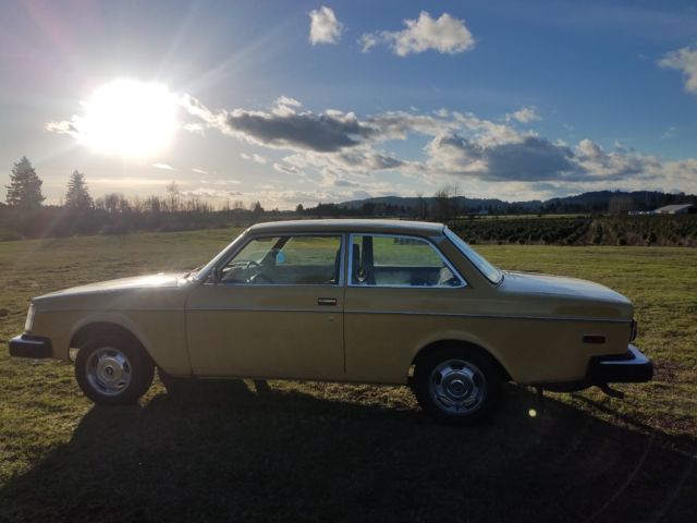 1977 Volvo 242 3 speed b21f 129k original miles HARD TO FIND carlsbad yellow 1977 Volvo 242 dl