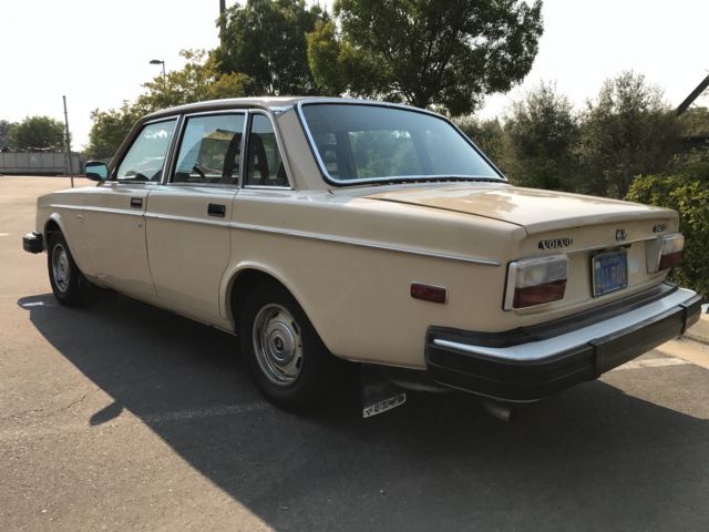 1977 Volvo 240 - photo 4