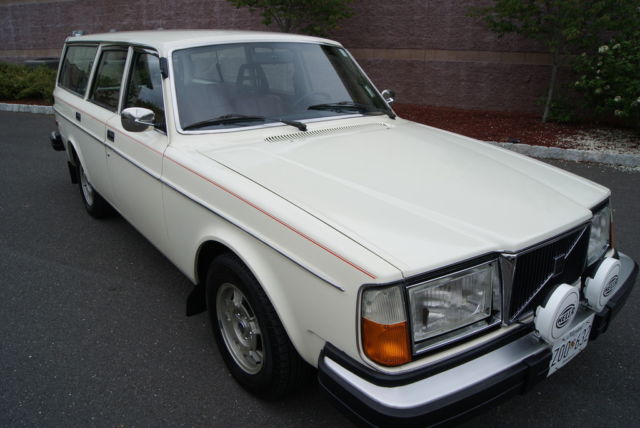 1977 Volvo 245DL Estate Wagon Special 50th Anniversary All original documents !! 1977 Volvo Other