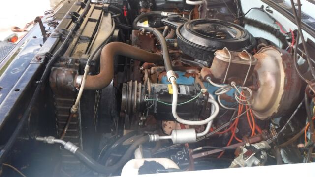 1977 Chevrolet Suburban - photo 11