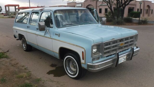 1977 Chevrolet Suburban - photo 2