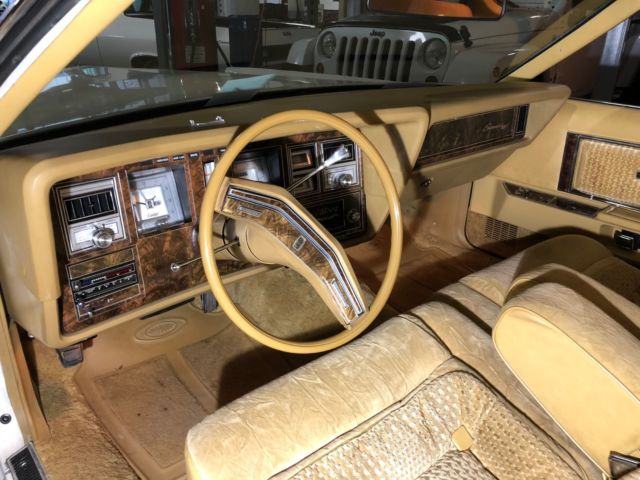1977 Lincoln Continental - photo 13