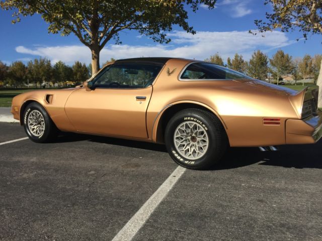 1978 6.6 liter, 403 CID 4bbl V8 Engine Pontiac Firebird Trans-Am 1978 Pontiac Grand Am 2-Dr Coupe w/ T-Top