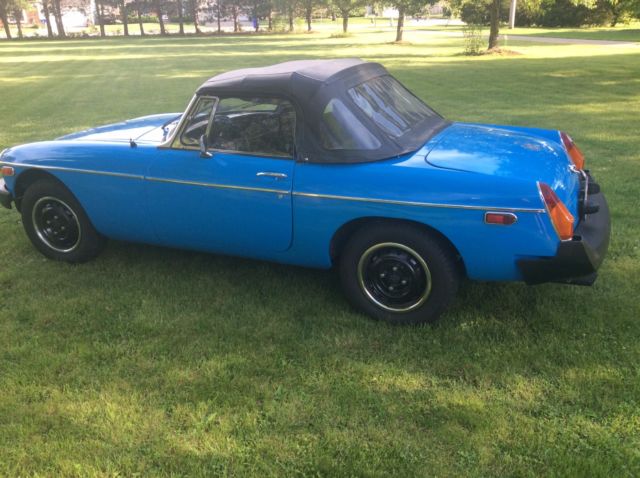 1978 British MGB convertible sports car 1978 MG MGB