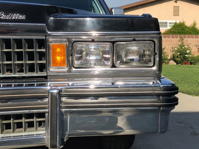 1978 Cadillac Fleetwood Luxury - photo 2