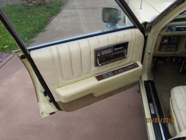 1978 Cadillac Seville Sedan - photo 3