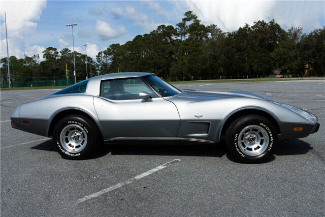 1978 Chevrolet Corvette 25th Anniversary Corvette, 350ci V8 Auto, 4K Miles - photo 6