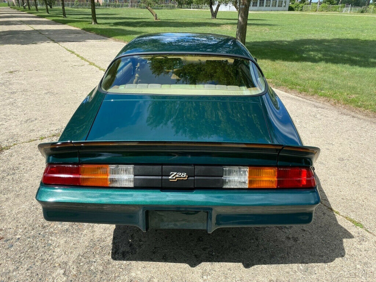 1978 Chevrolet Camaro Z28 350 CID 4 Speed - photo 12