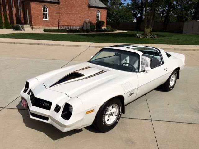 1978 Chevrolet Camaro Z/28 - Factory T-Tops and A/C, Beautiful paint & interior 1978 Chevrolet Camaro White