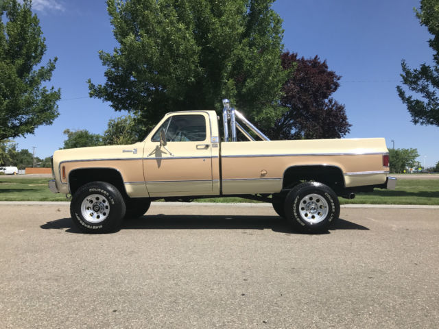 1978 CHEVROLET CK-20 CAMPER SPECIAL 8400 GVW 4X4 WITH ONLY 35.000 ACTUAL MILES 1978 Chevrolet C/K Pickup 2500 Camper Special 8400 GVW