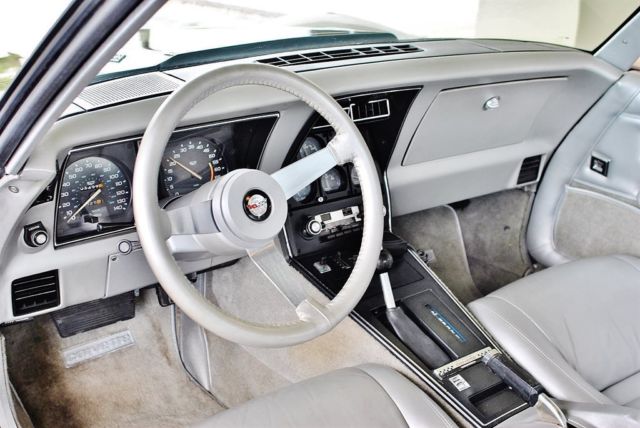 1978 Chevrolet Corvette 25th Anniversary Pace Car Only 3K Miles - photo 7