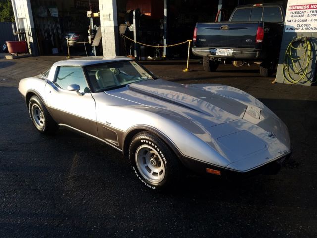 1978 Chevrolet Corvette 25th silver Anniversary Stingray 1978 Chevrolet Corvette 25th anniversary edition