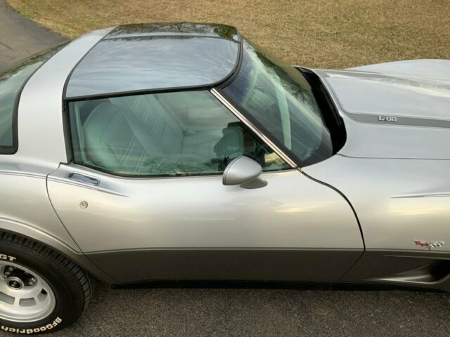 1978 Chevrolet Corvette L-82 4 speed Silver Anniversary 24k miles Oyst - photo 6