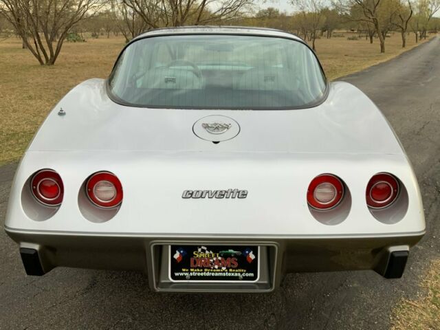 1978 Chevrolet Corvette L-82 4 speed Silver Anniversary 24k miles Oyst - photo 8