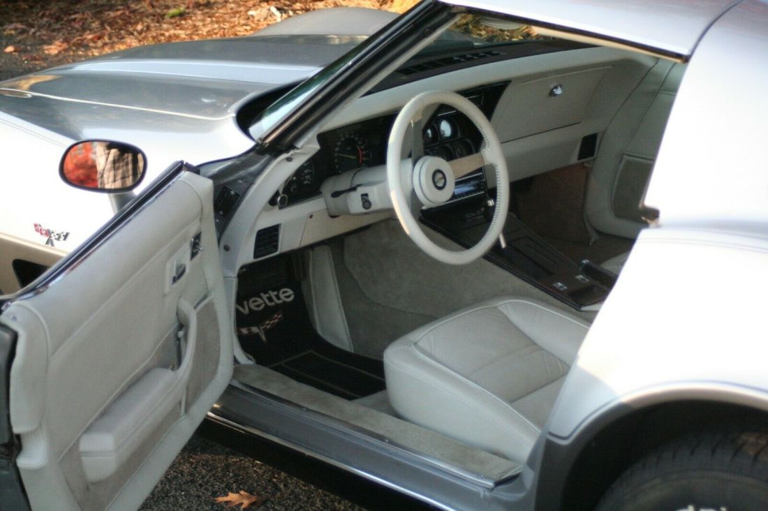 1978 Chevrolet Corvette 1978 Silver Anniversary - photo 9