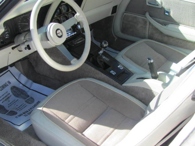 1978 Chevrolet Corvette Silver Anniversary Edition - photo 8