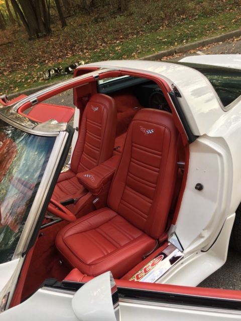1978 Chevrolet Corvette Brand new pain original classic white - photo 9