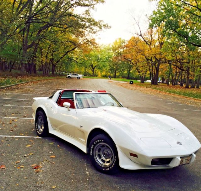 1978 Chevy Corvette 25th anniversary 4- speed manual New paint classic white 1978 Chevrolet Corvette Brand new pain original classic white