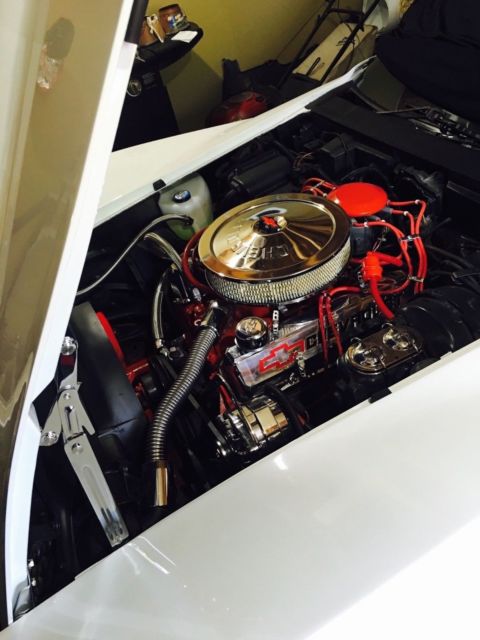 1978 Chevrolet Corvette Brand new pain original classic white - photo 6
