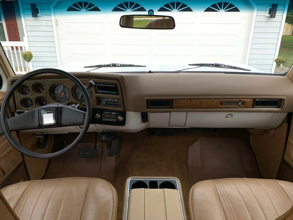 1978 Chevrolet Suburban Silverado C20 - photo 7