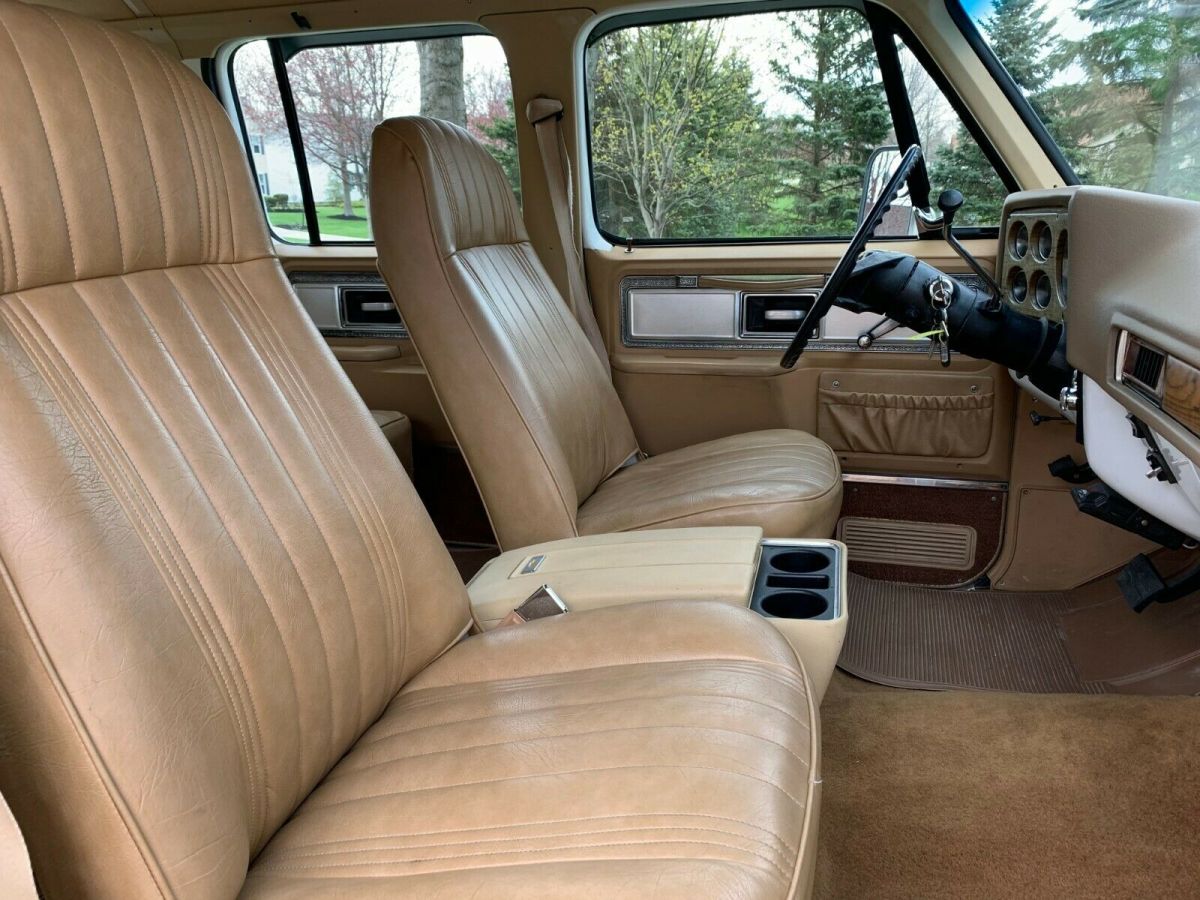 1978 Chevrolet Suburban Silverado C20 - photo 8