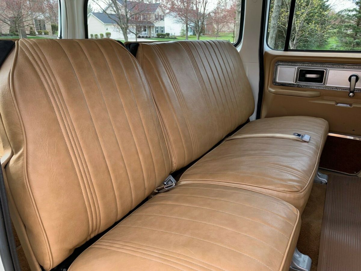 1978 Chevrolet Suburban Silverado C20 - photo 9
