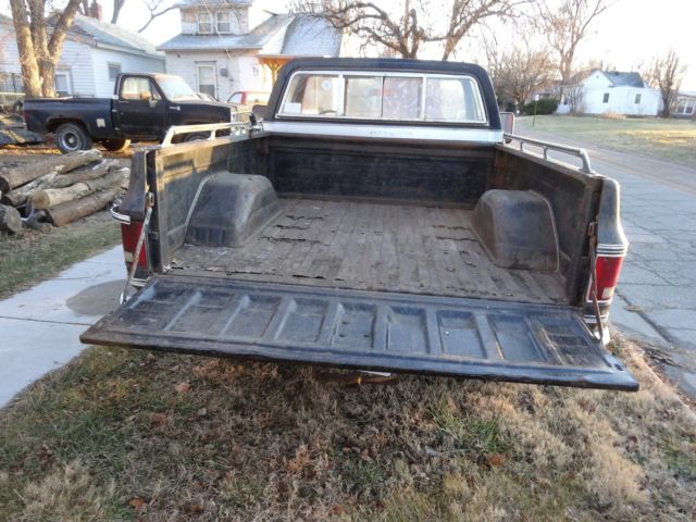 1978 Chevrolet C/K Pickup 1500 HAS ALL OF IT! - photo 2