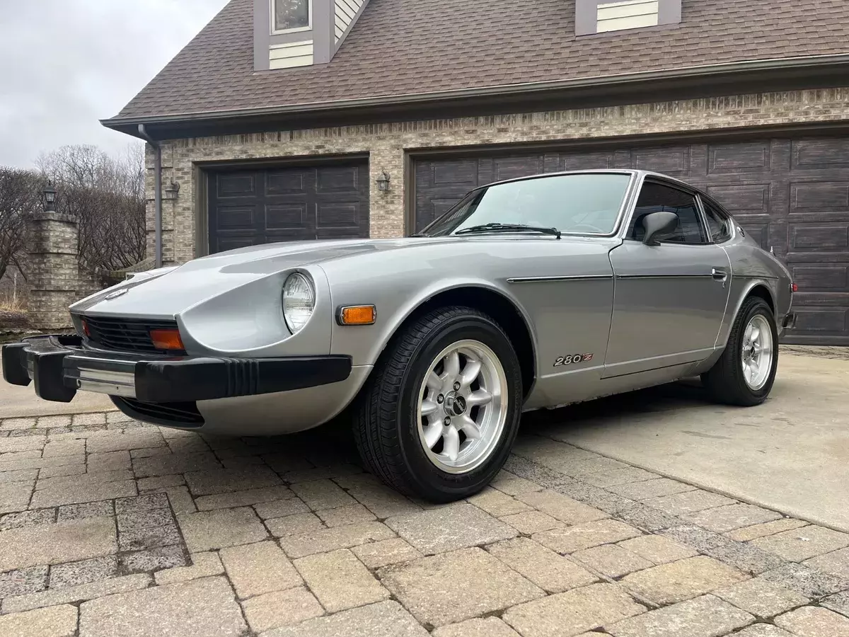 1978 datsun 280z with 70,000 miles. This is a super clean car ! 1978 Datsun Z-Series