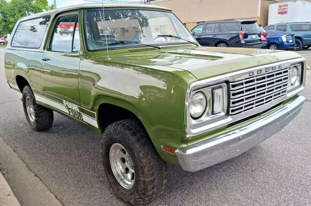 1978 DODGE RAMCHARGER 360 V8 LOW MILES 4X4 BUCKET SEATS RARE FULL SIZE!!! 1978 Dodge Ramcharger