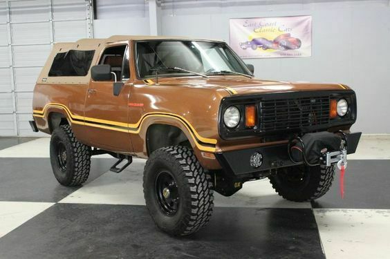 1978 Dodge Ramcharger V8 440 4x4 Automatic Lifted Roll Cage Soft Top 35" Tires 1978 Dodge Ramcharger