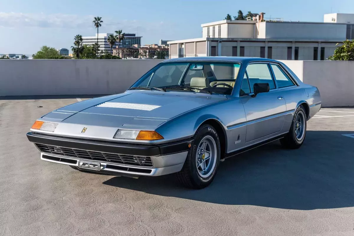 1978 Ferrari 400 GT Carbureted 5 Speed V12 1978 Ferrari V12 400 GT 5-Speed Manual