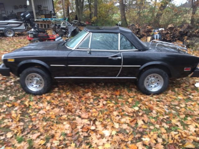 1978 Fiat 124 Spider Black hounds tooth - photo 7