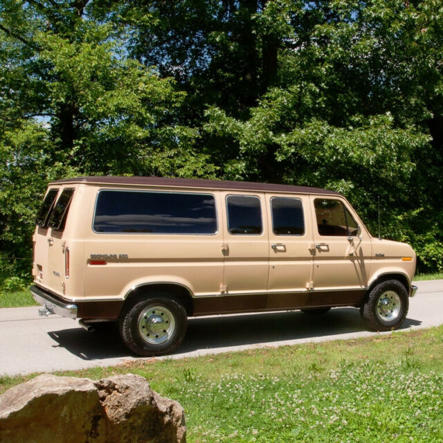 1978 Ford Econoline 250 Van - photo 2