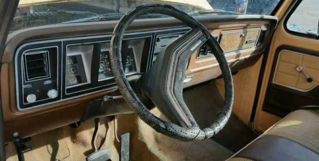 1978 Ford F-350 camper special - photo 2