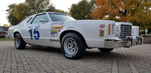 1978 Ford Thunderbird - photo 2
