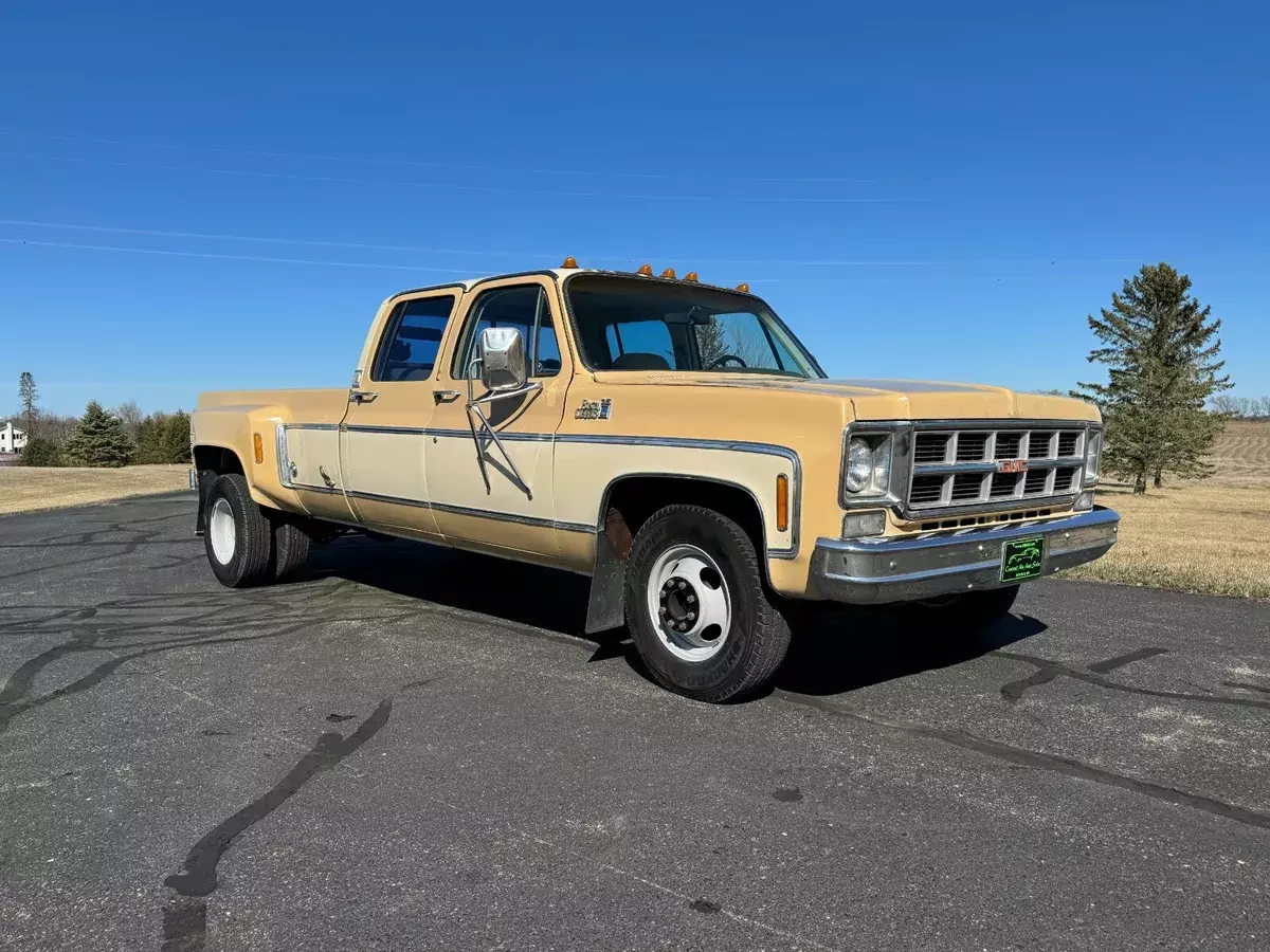1978 GMC 3500 Crew Cab Sierra Classic Camper Special - Big Block 454 V8 1978 GMC 1 Ton Pickup