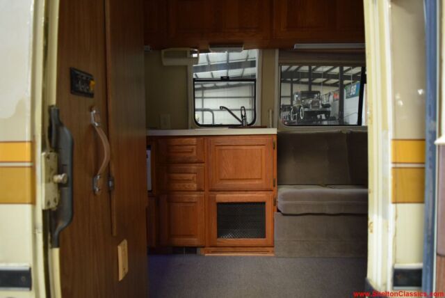 1978 GMC Motorhome - photo 7