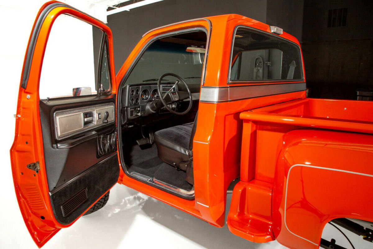 1978 GMC Pickup 4WD 1/2 Ton Orange/Black 355 Automatic - photo 9